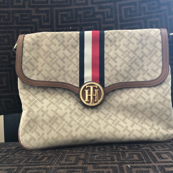 Purses - Picture 4 of 4